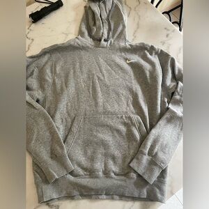 Nike men’s medium Gray sweatshirt Hoodie worn once EUC